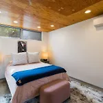 The Grainery: Luminous Quonset Luxury By Cafecito Holiday home