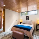 Holiday home The Grainery: Luminous Quonset Luxury By Cafecito