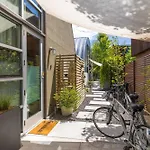 The Grainery: Luminous Quonset Luxury By Cafecito Holiday home