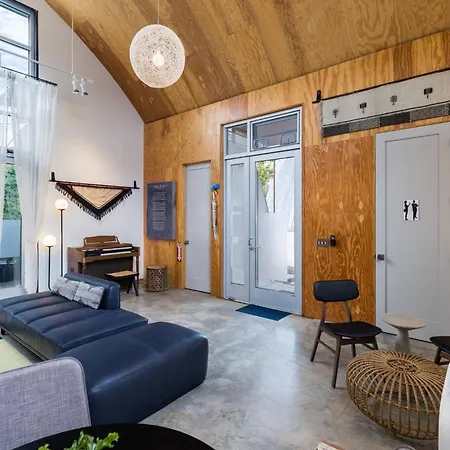 The Grainery: Luminous Quonset Luxury By Cafecito Holiday home *